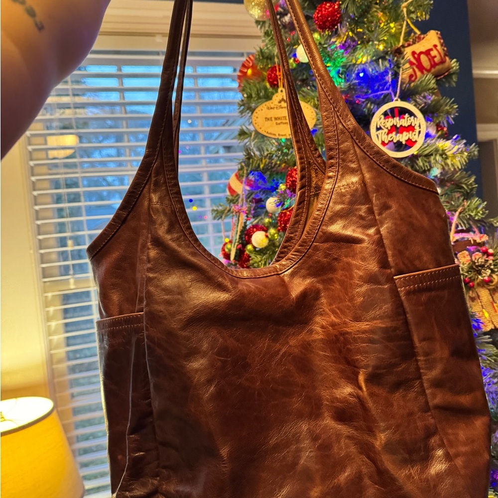 ❌SOLD. Rough & Tumble large 7 Pocket Leather Tote Bag❌ - Picture 2 of 7